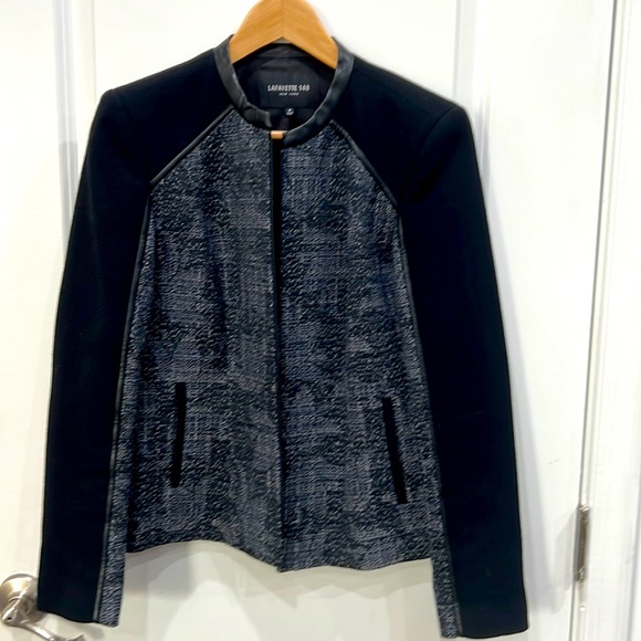 Lafayette 148 Ny Wool Blend
Blazer Jacket front Zip-pockets.